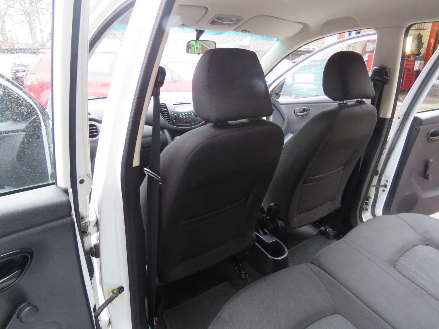 Used Hyundai i10 2011 for sale - 77671336: Photo 41