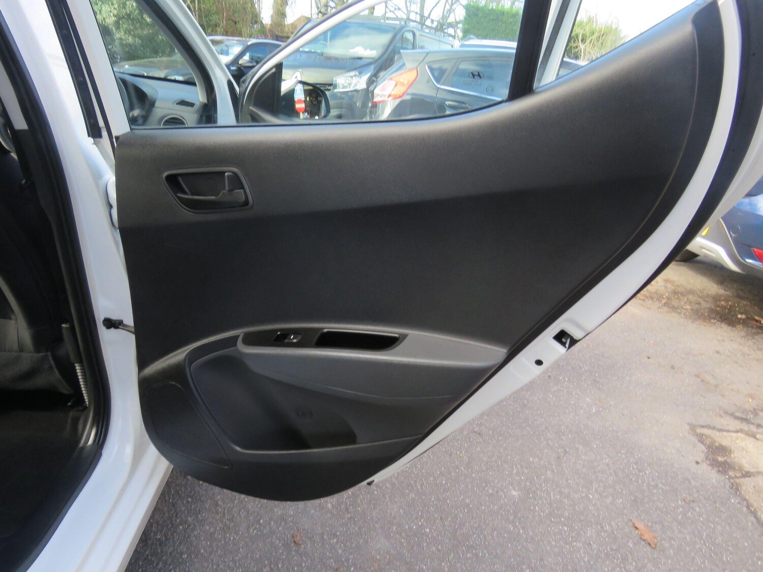 Used Hyundai i10 2011 for sale - 77671336: Photo 42