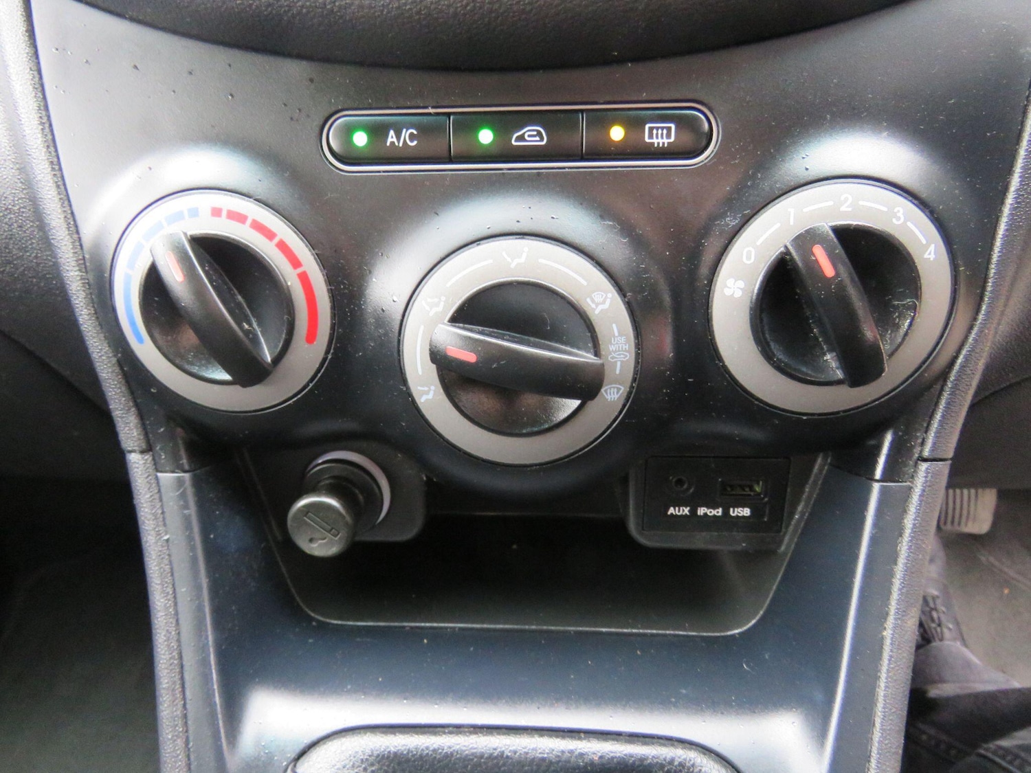 Used Hyundai i10 2011 for sale - 77671336: Photo 55