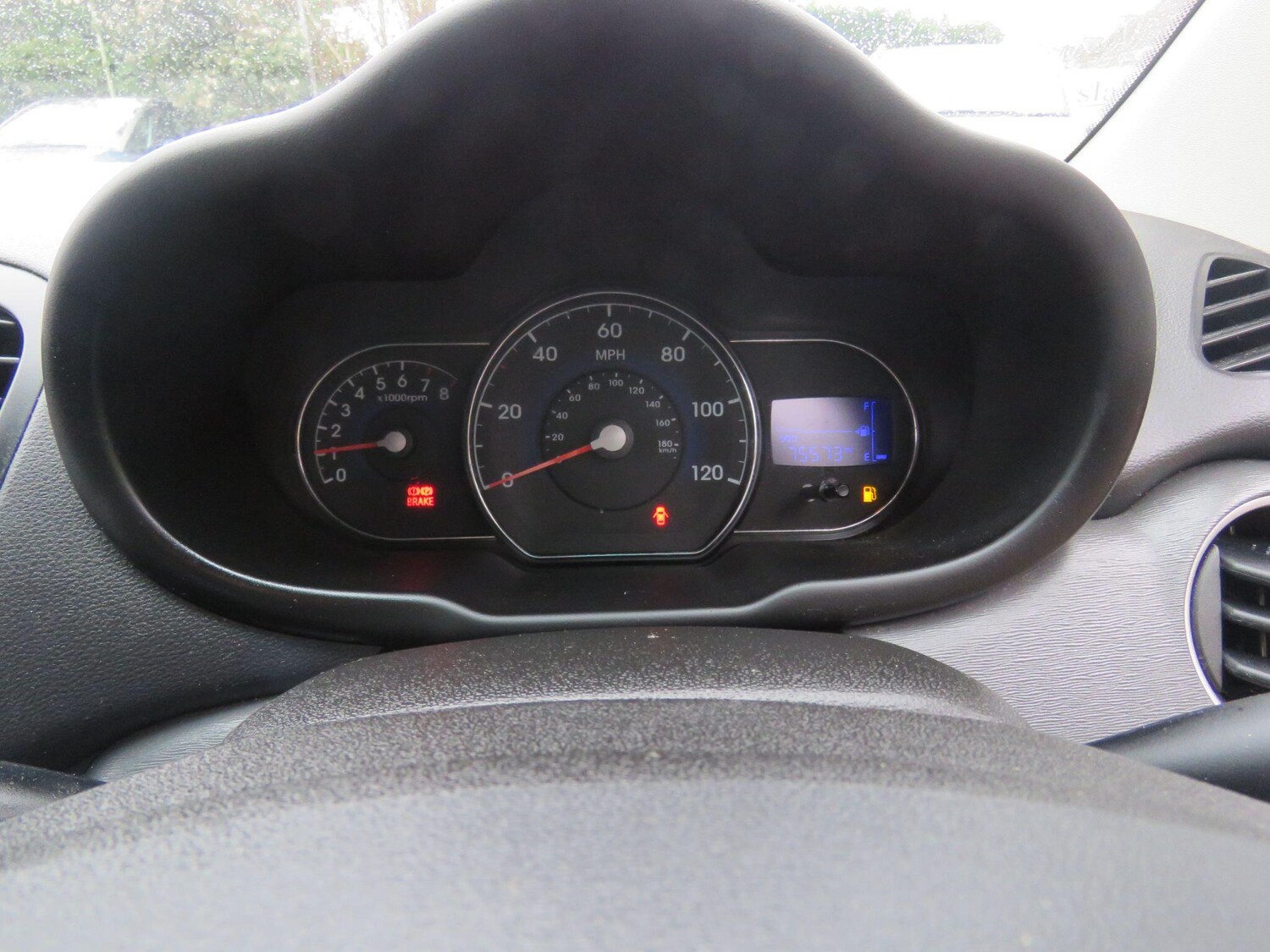 Used Hyundai i10 2011 for sale - 77671336: Photo 58