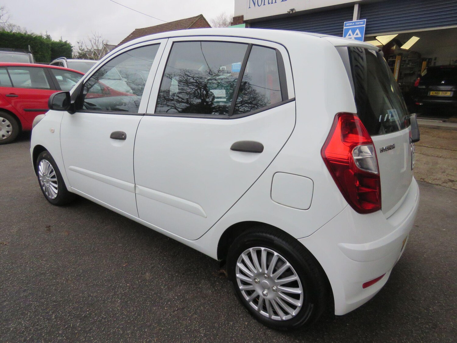 Used Hyundai i10 2011 for sale - 77671336: Photo 80
