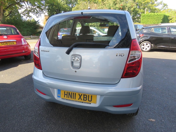 Used Hyundai i10 2011 for sale - 76121912: Photo 25