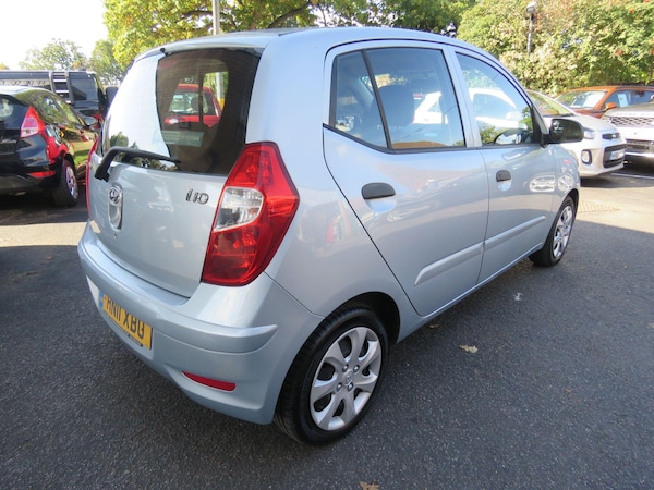 Used Hyundai i10 2011 for sale - 76121912: Photo 26