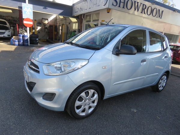 Used Hyundai i10 2011 for sale - 76121912: Photo 28