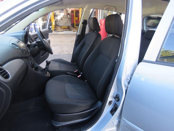 Used Hyundai i10 2011 for sale - 76121912: Photo 57