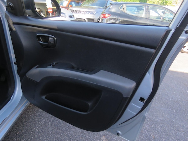 Used Hyundai i10 2011 for sale - 76121912: Photo 69
