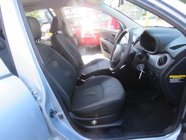 Used Hyundai i10 2011 for sale - 76121912: Photo 73