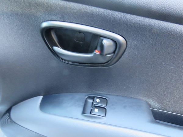 Used Hyundai i10 2011 for sale - 76121912: Photo 75
