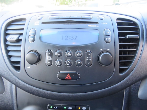 Used Hyundai i10 2011 for sale - 76121912: Photo 80