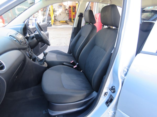 Used Hyundai i10 2011 for sale - 76121912: Photo 9
