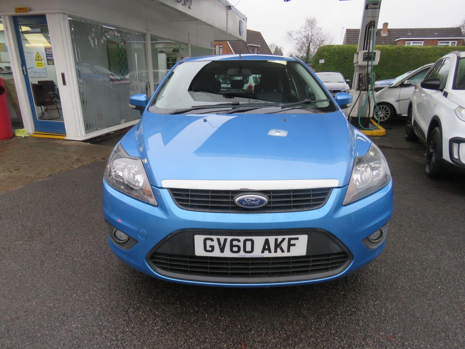 Used Ford Focus 2010 for sale - 77143057: Photo 2