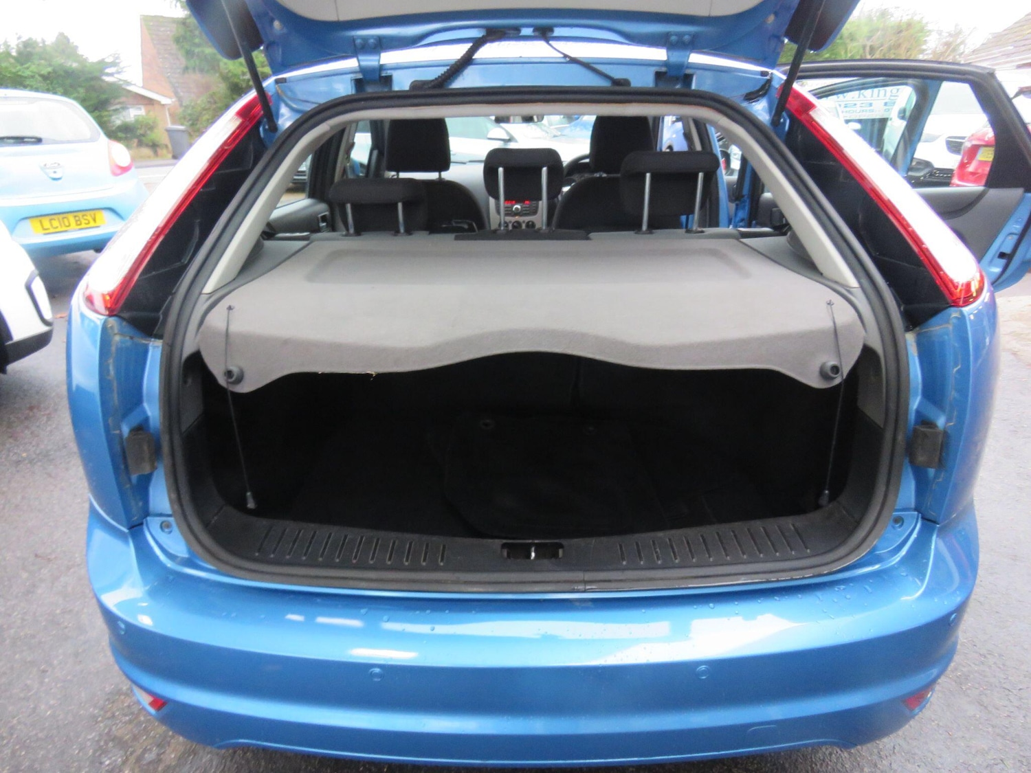 Used Ford Focus 2010 for sale - 77143057: Photo 26