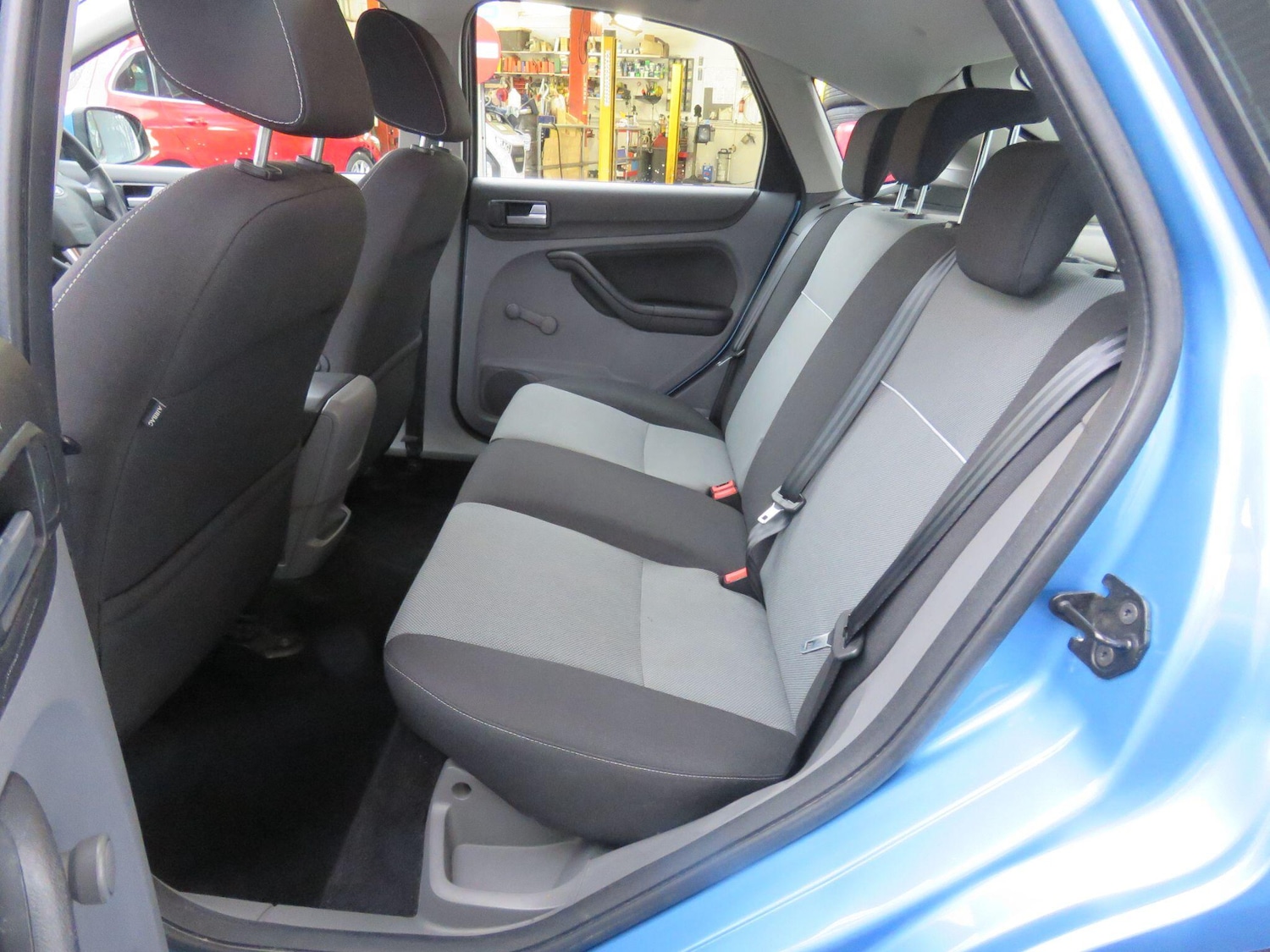 Used Ford Focus 2010 for sale - 77143057: Photo 8