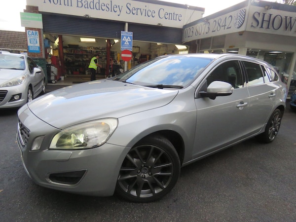 Used Volvo V60 2011 for sale - 75720564: Photo 1