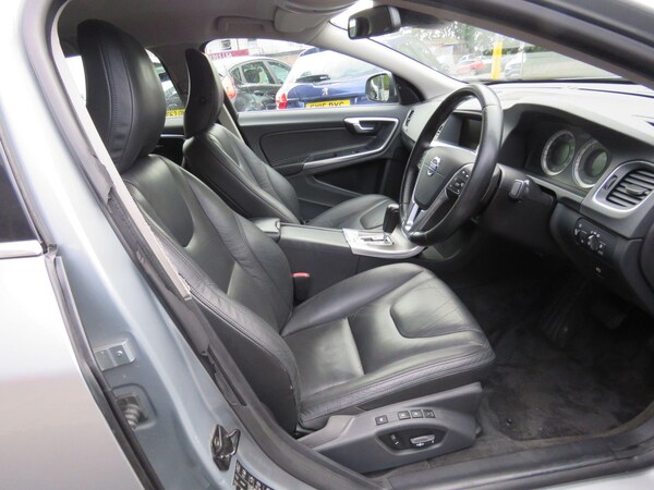 Used Volvo V60 2011 for sale - 75720564: Photo 43