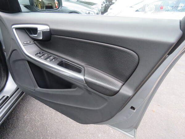 Used Volvo V60 2011 for sale - 75720564: Photo 48