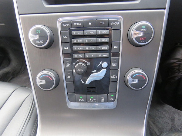 Used Volvo V60 2011 for sale - 75720564: Photo 63
