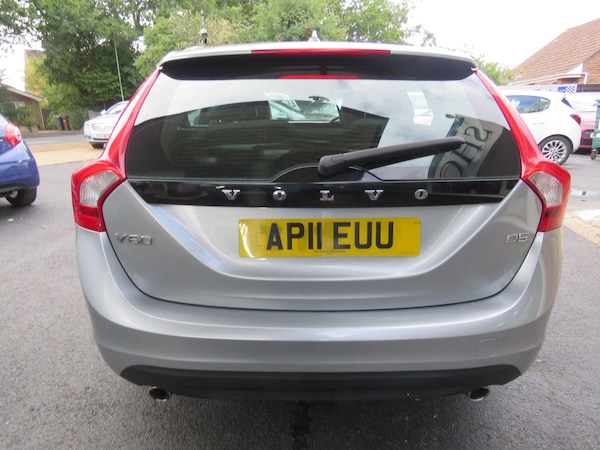 Used Volvo V60 2011 for sale - 75720564: Photo 7
