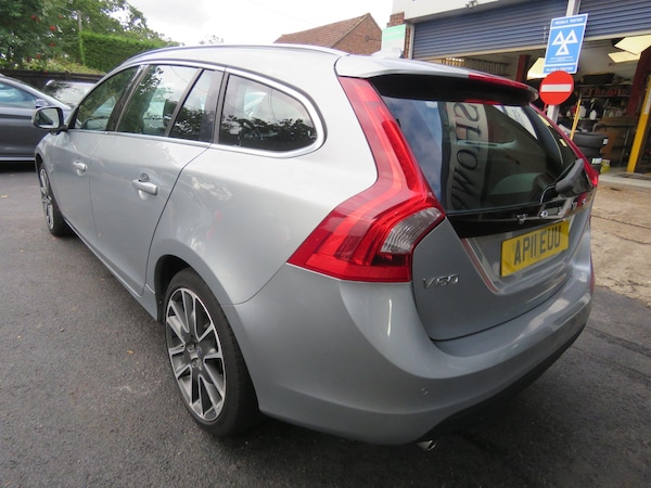 Used Volvo V60 2011 for sale - 75720564: Photo 9