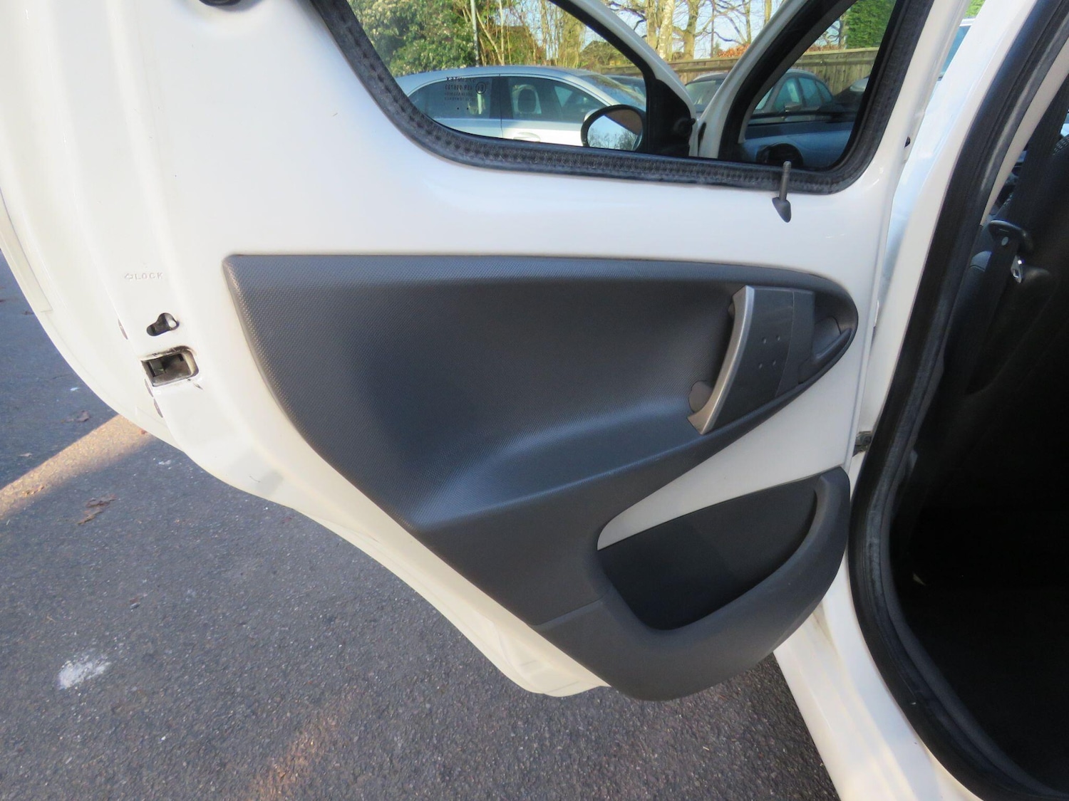 Used Toyota AYGO 2011 for sale - 77769780: Photo 14