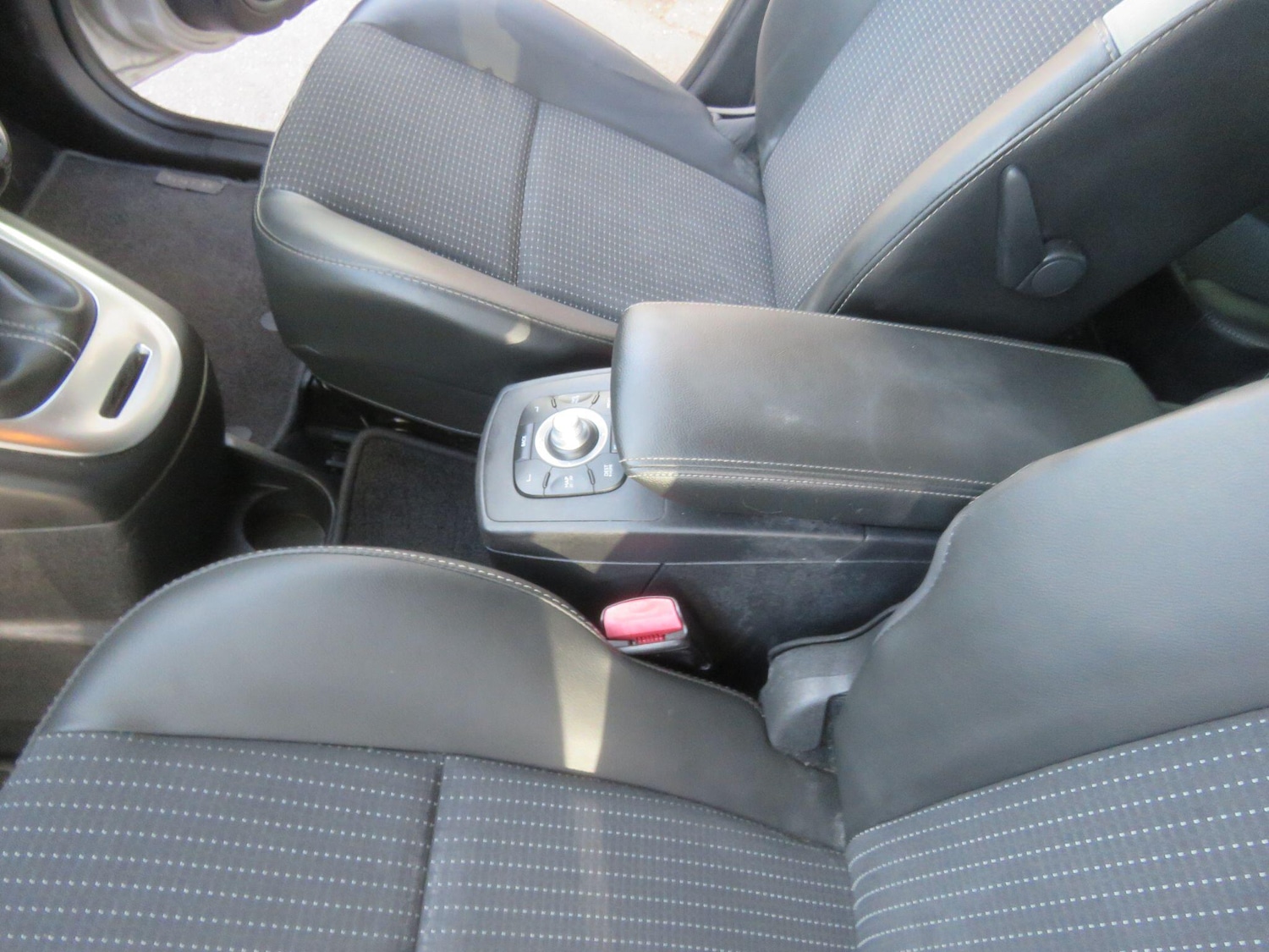 Used Renault Scenic 2015 for sale - 78157249: Photo 30