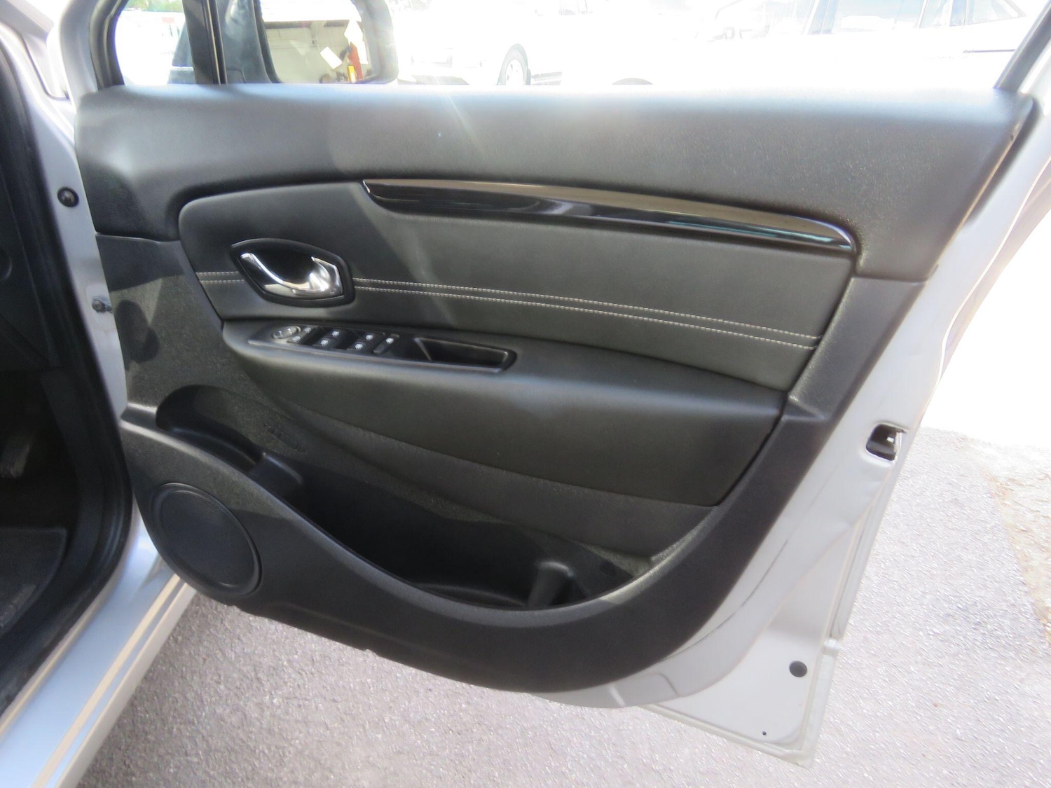 Used Renault Scenic 2015 for sale - 78157249: Photo 33