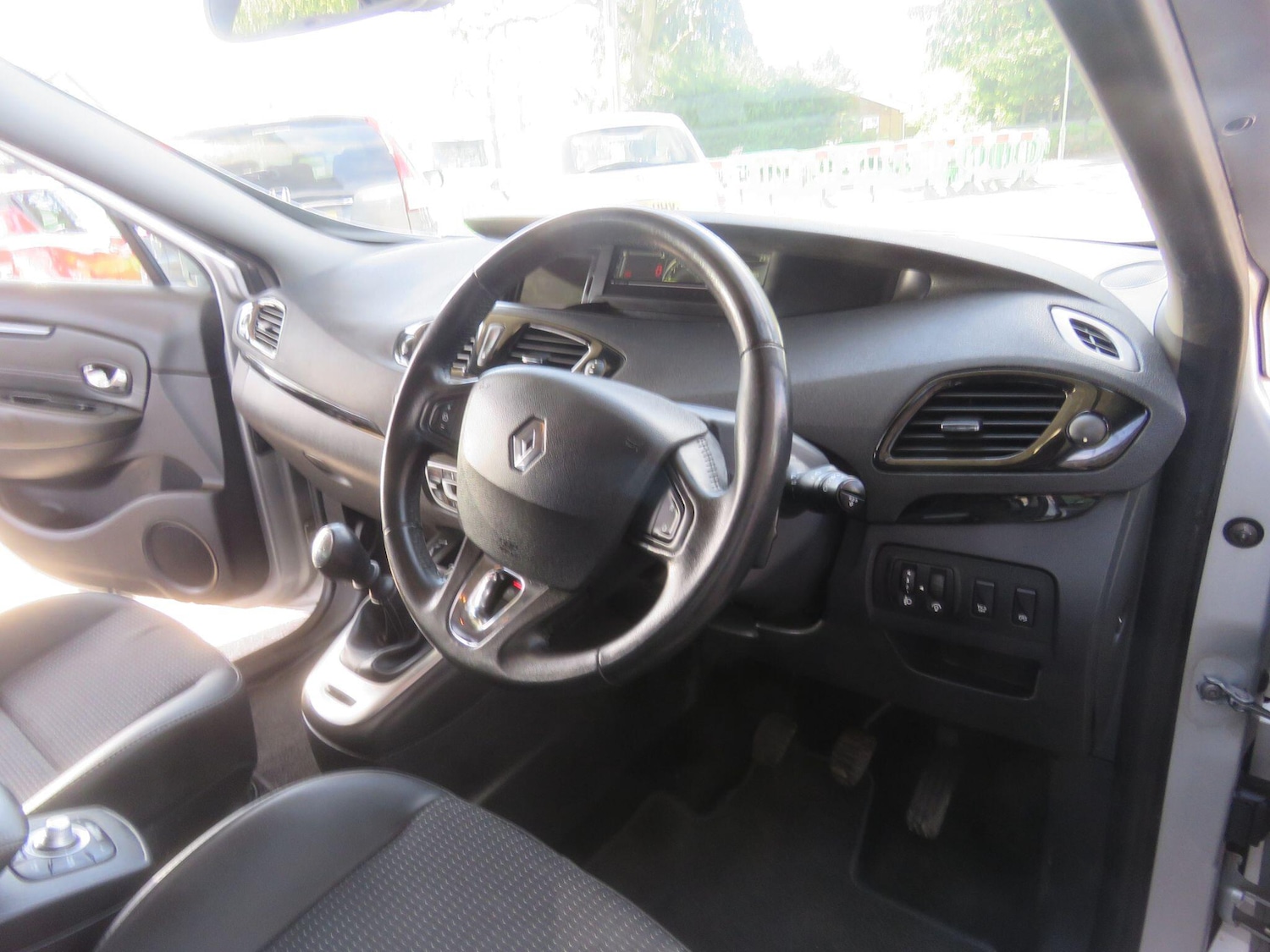 Used Renault Scenic 2015 for sale - 78157249: Photo 34
