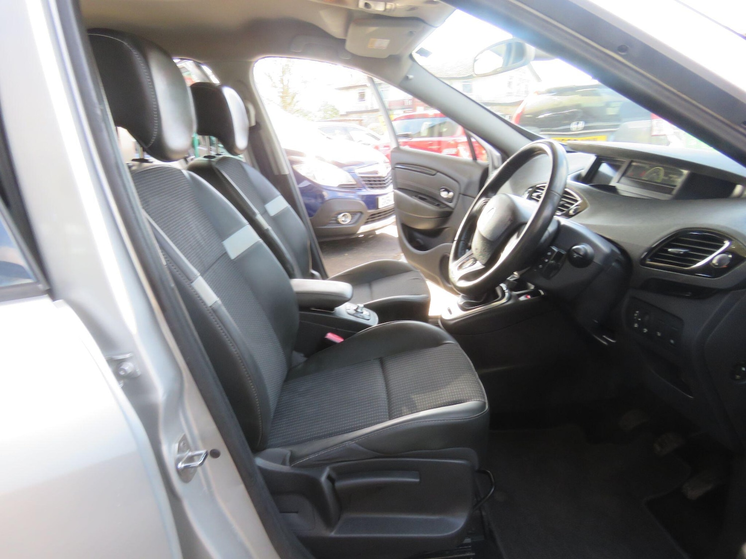 Used Renault Scenic 2015 for sale - 78157249: Photo 35