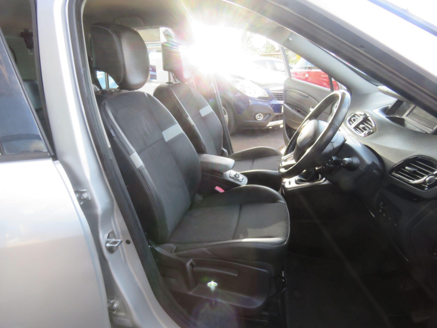 Used Renault Scenic 2015 for sale - 78157249: Photo 37