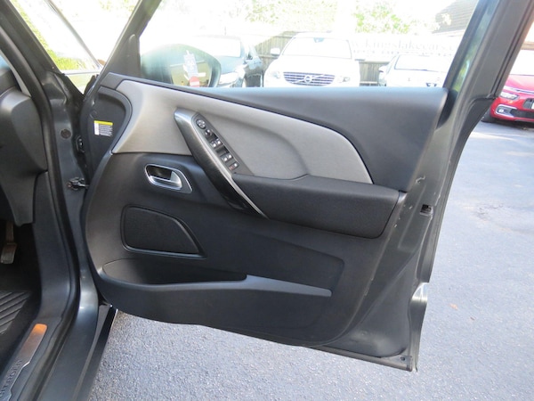 Used Citroen C4 Picasso 2016 for sale - 76109239: Photo 27