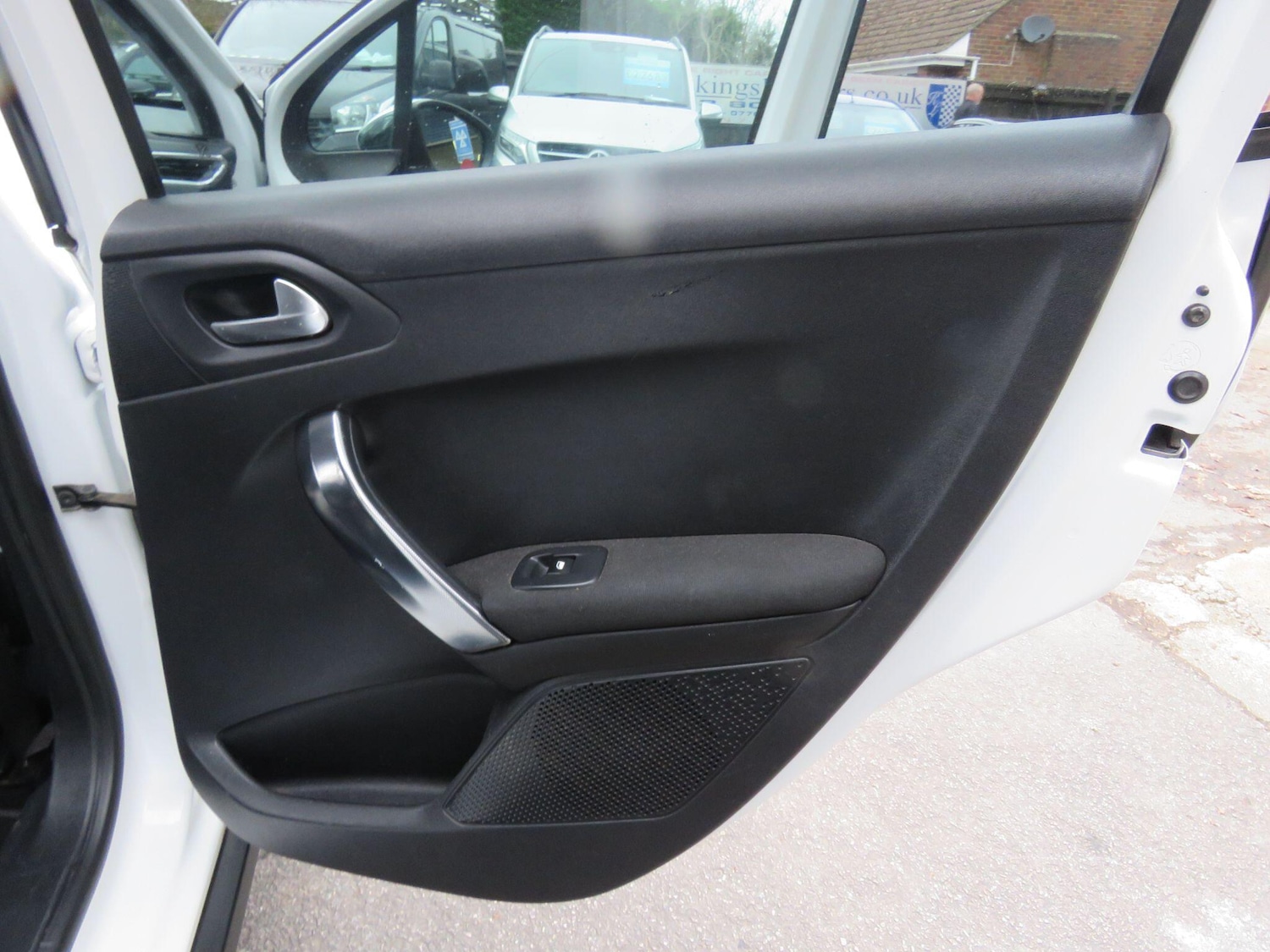 Used Peugeot 2008 2016 for sale - 77586519: Photo 28