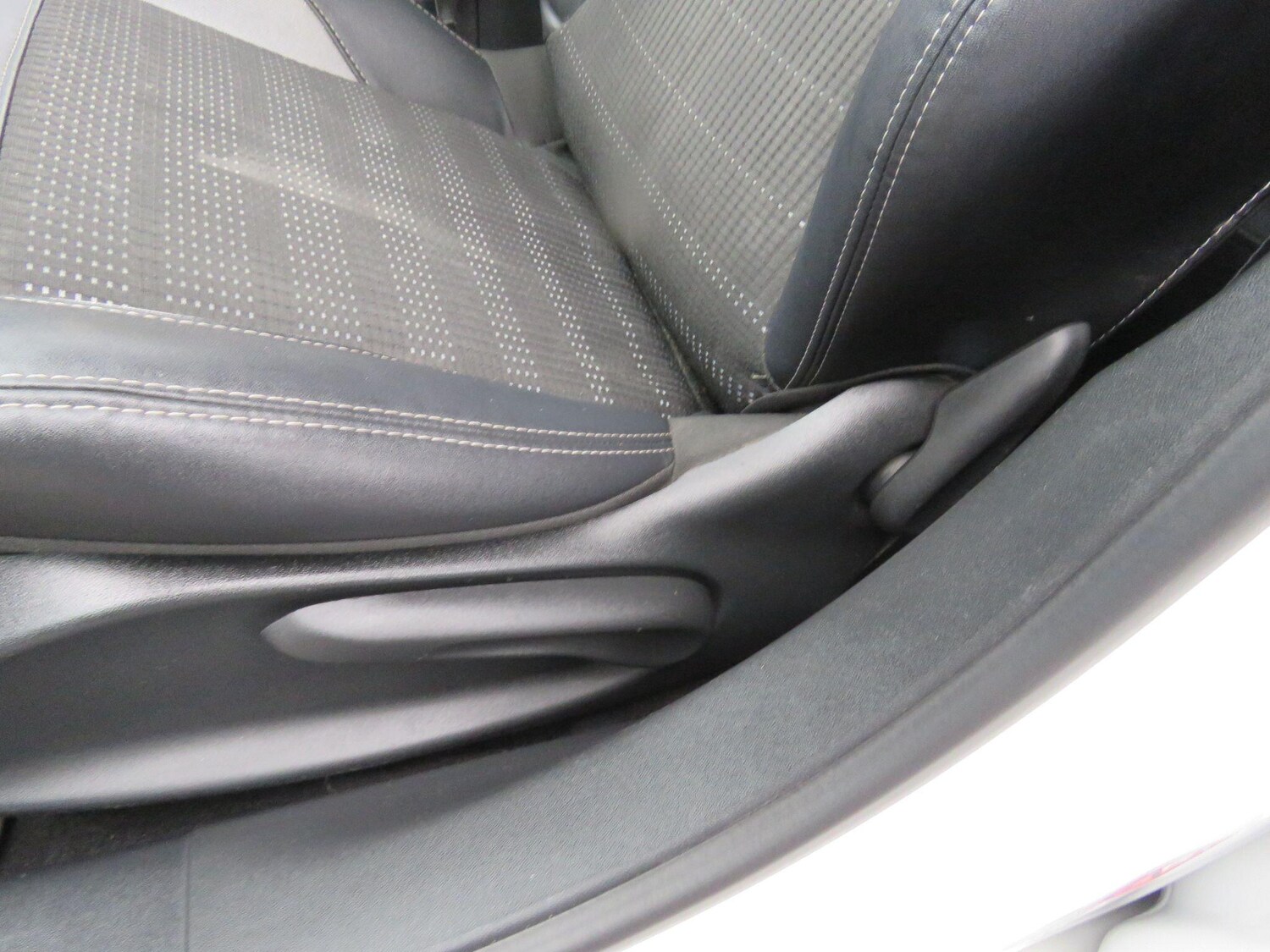 Used Peugeot 2008 2016 for sale - 77586519: Photo 46