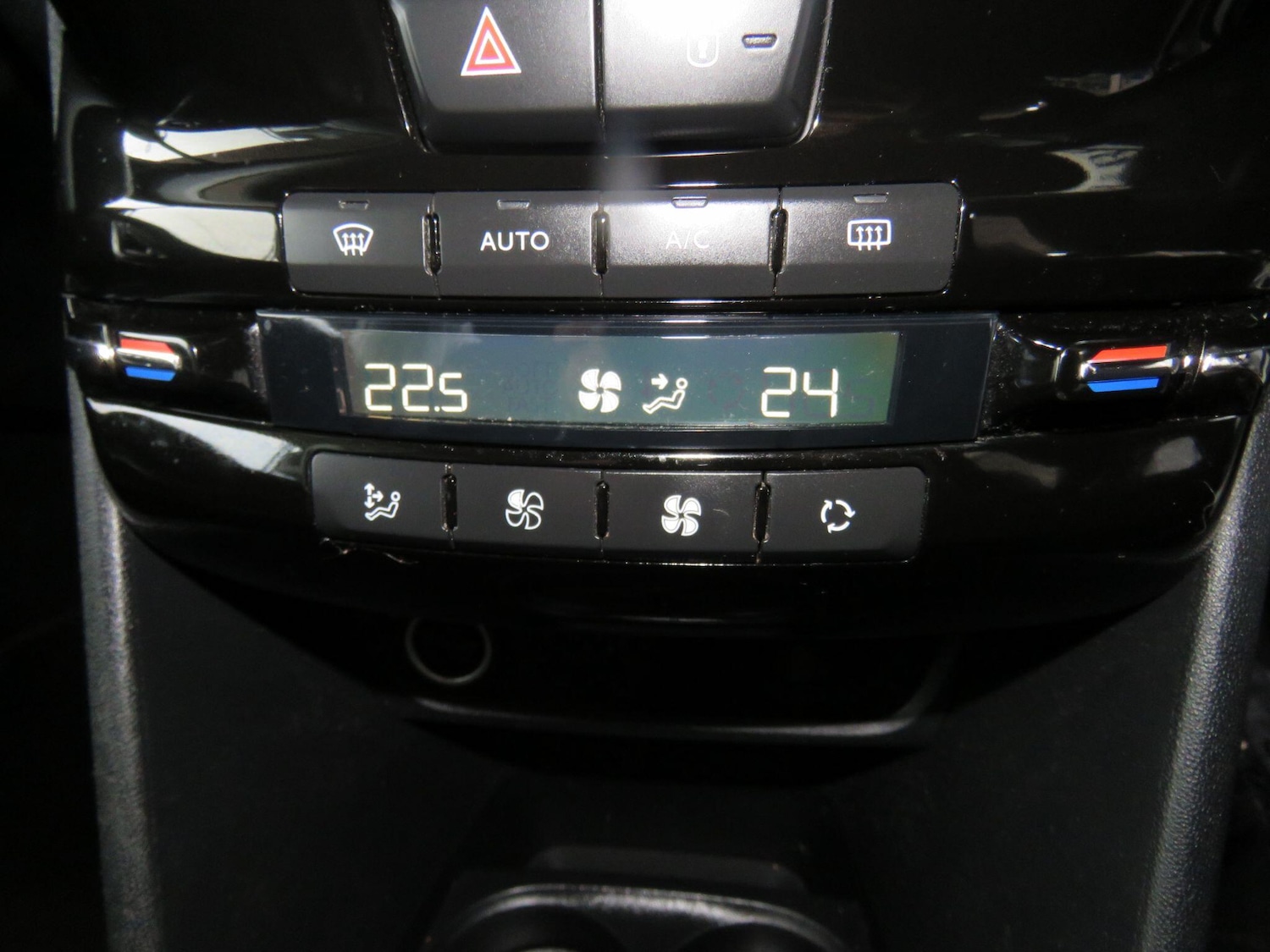 Used Peugeot 2008 2016 for sale - 77586519: Photo 77