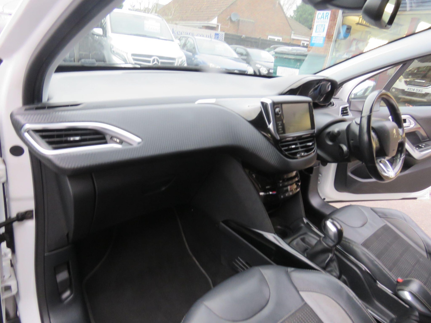 Used Peugeot 2008 2016 for sale - 77586519: Photo 9