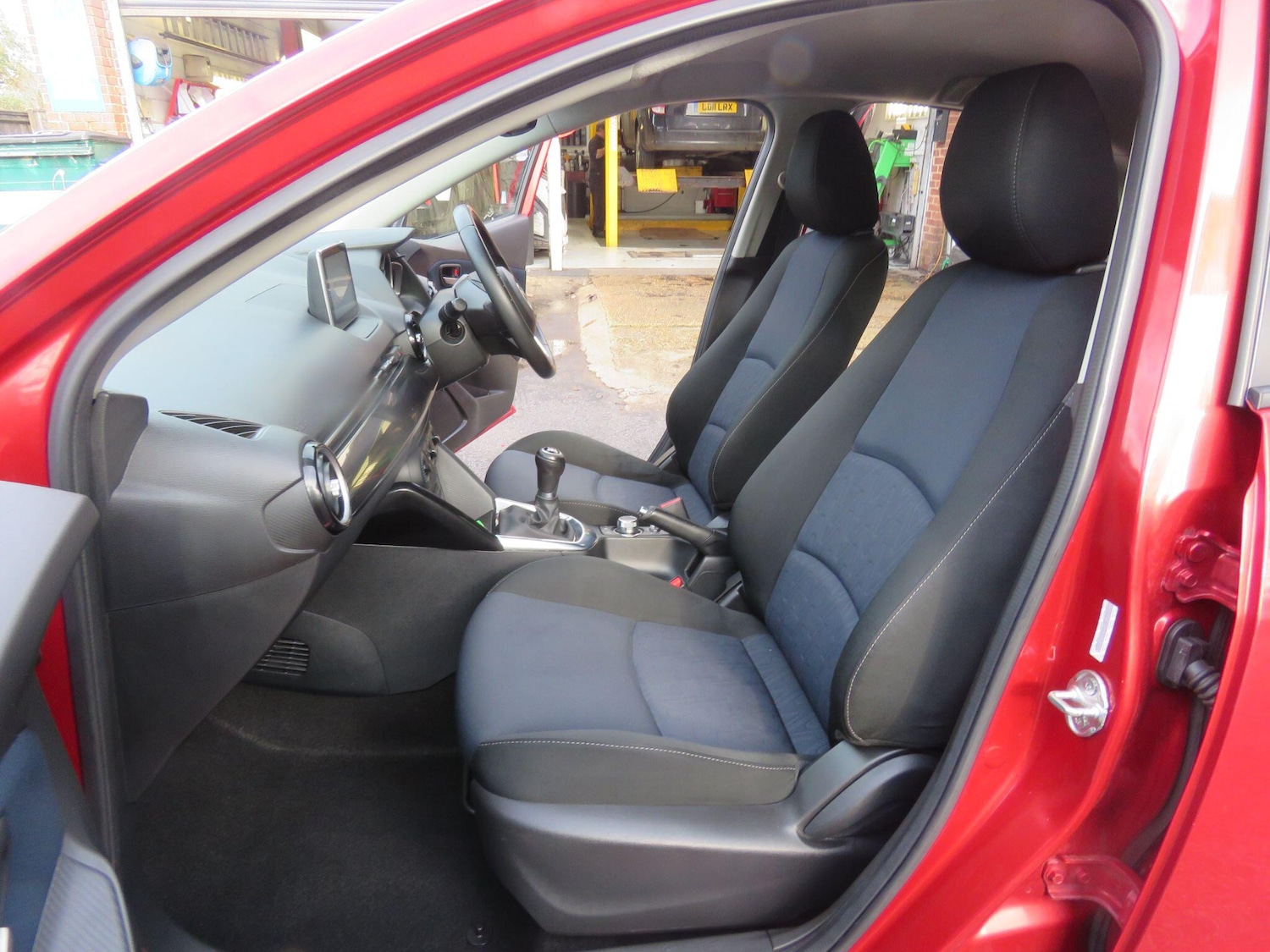 Used Mazda Mazda2 2016 for sale - 77495839: Photo 7