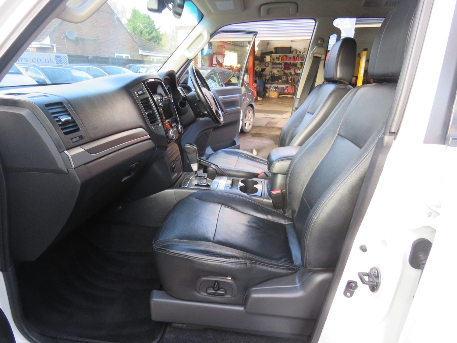 Used Mitsubishi Shogun 2017 for sale - 77696225: Photo 2