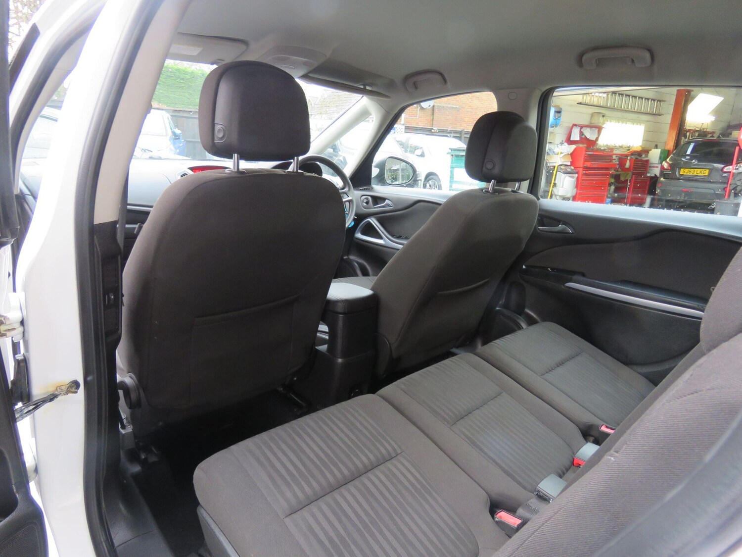 Used Vauxhall Zafira 2015 for sale - 77495990: Photo 16