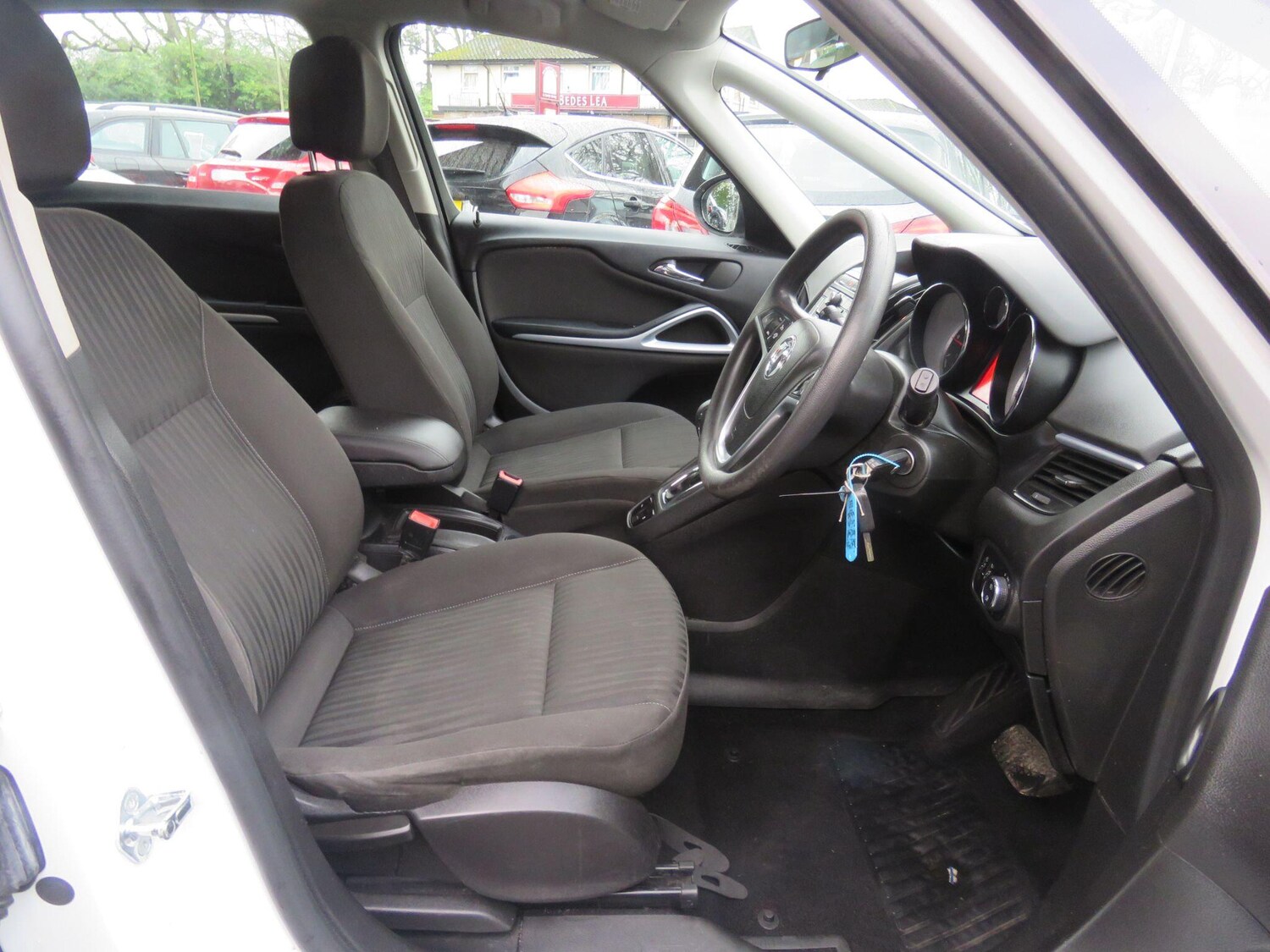 Used Vauxhall Zafira 2015 for sale - 77495990: Photo 25