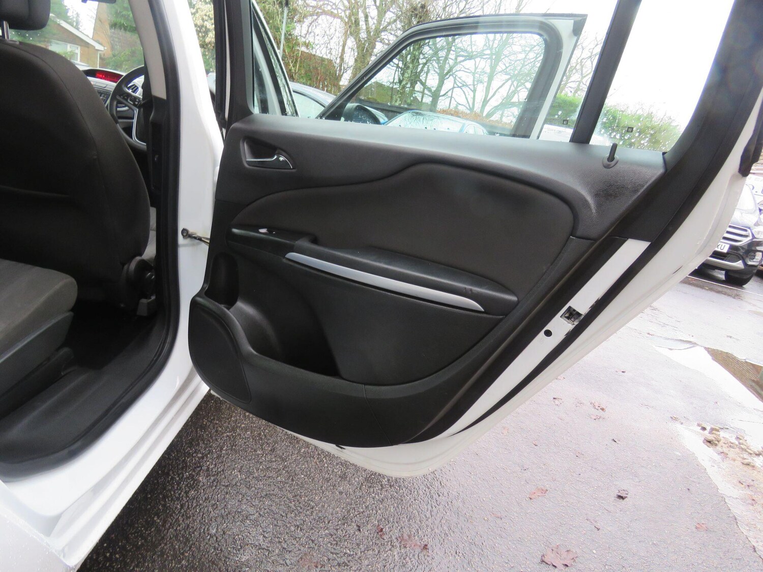 Used Vauxhall Zafira 2015 for sale - 77495990: Photo 34