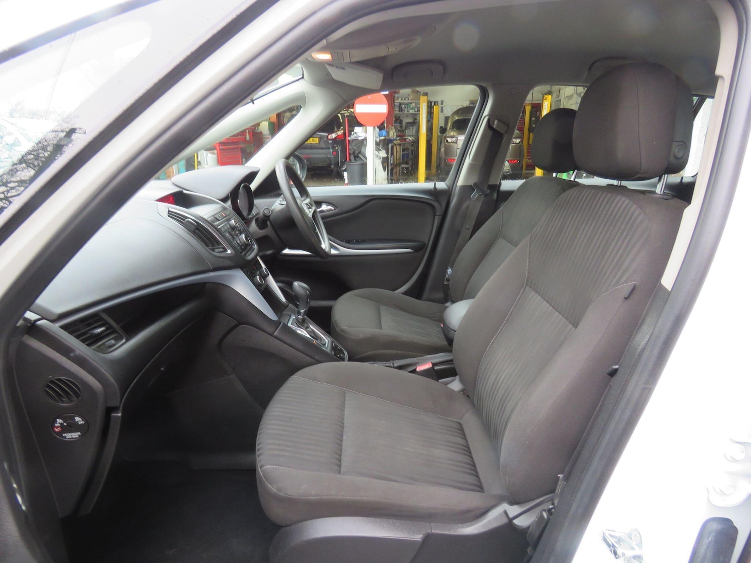 Used Vauxhall Zafira 2015 for sale - 77495990: Photo 8