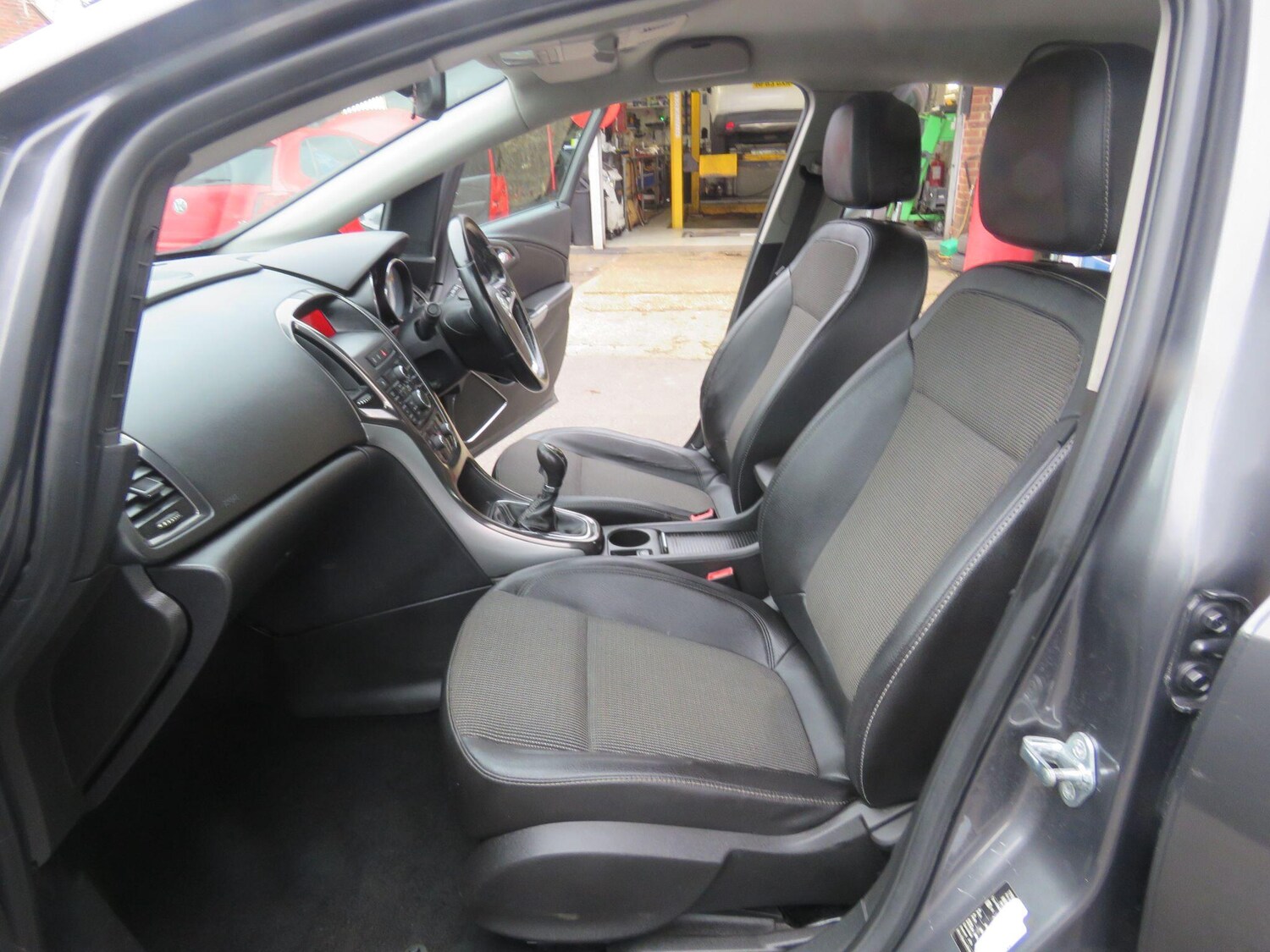 Used Vauxhall Astra for sale - 77908538: Photo 55