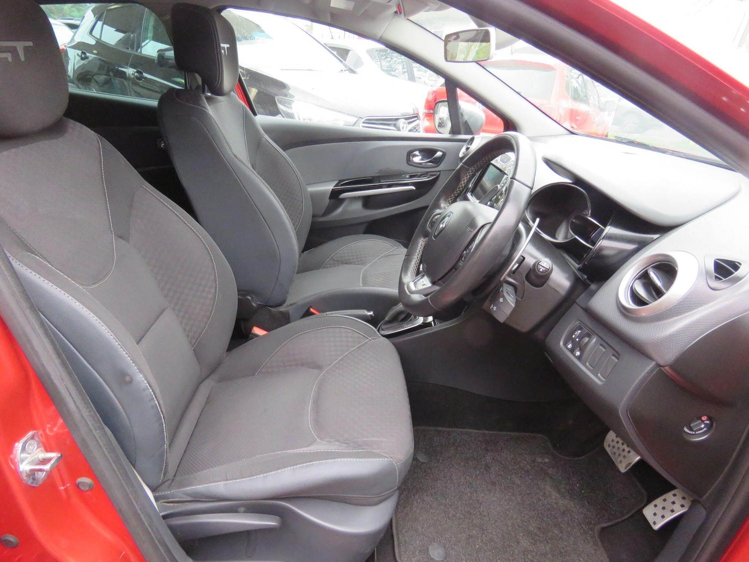 Used Renault Clio for sale - 77809120: Photo 26