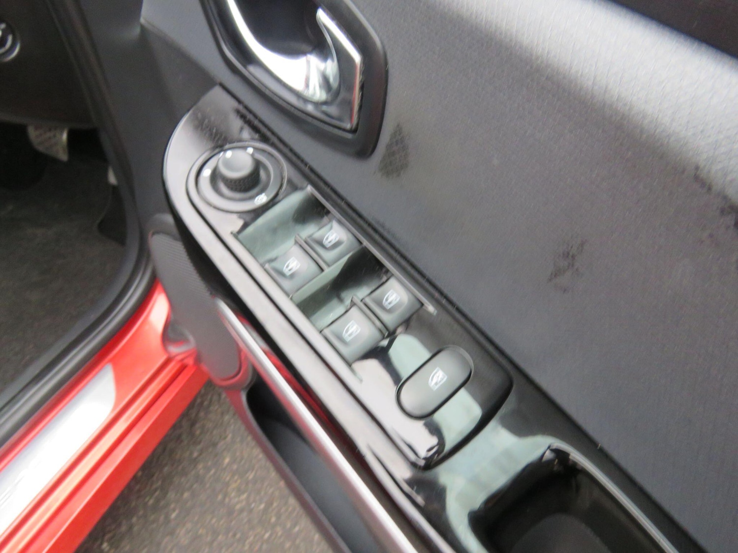 Used Renault Clio for sale - 77809120: Photo 28