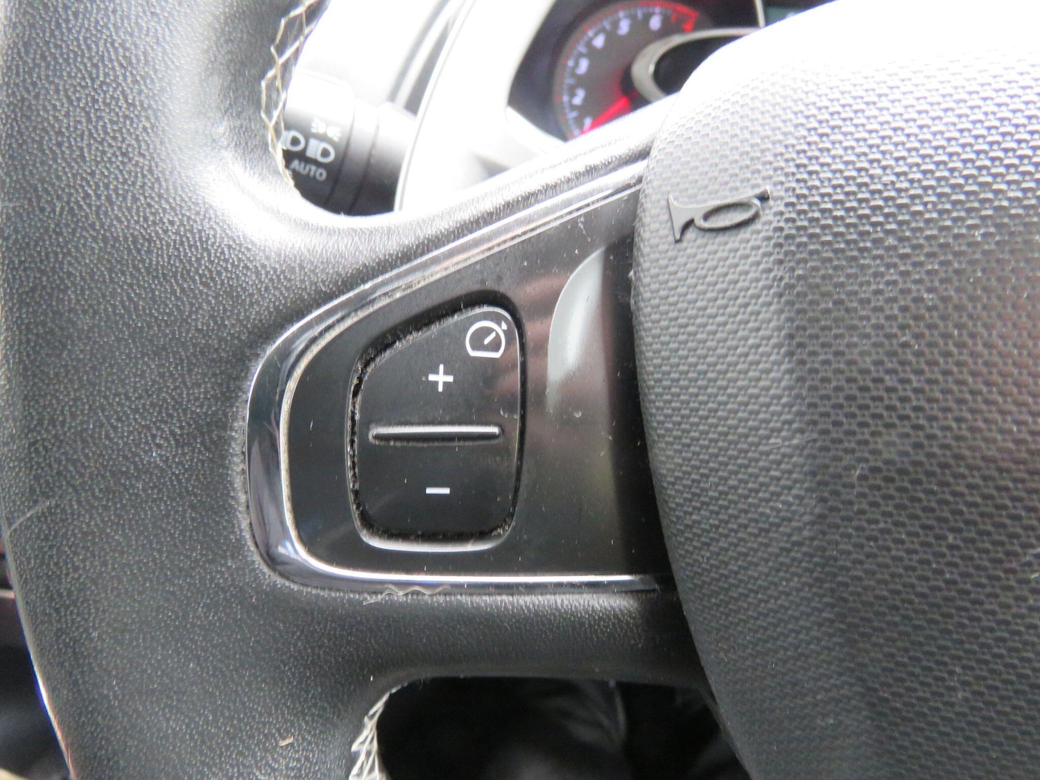 Used Renault Clio for sale - 77809120: Photo 40