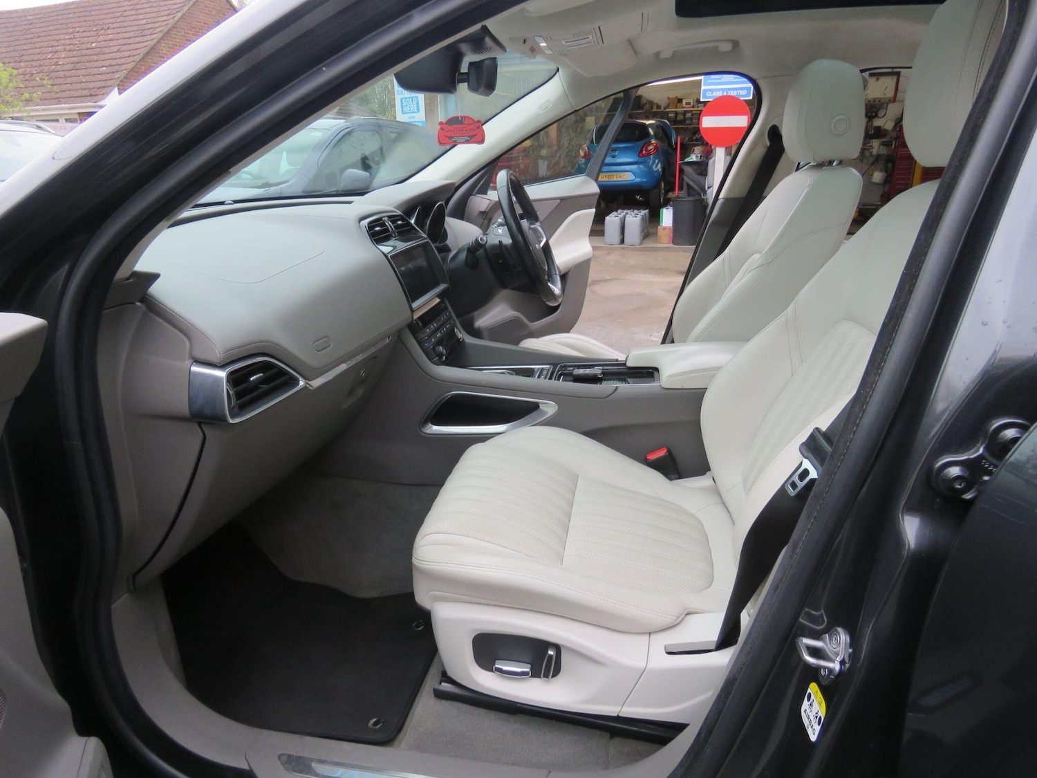 Used Jaguar F-Pace 2020 for sale - 78101051: Photo 3