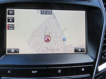 Used Hyundai Santa Fe 2017 for sale - 78318730: Photo