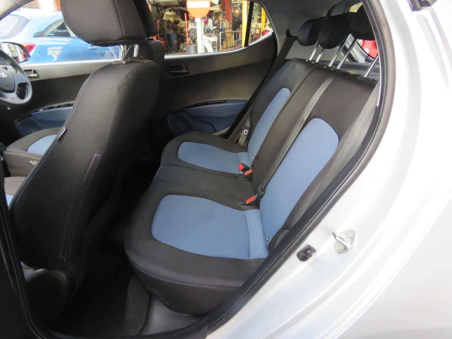 Used Hyundai i10 2014 for sale - 77229254: Photo 10