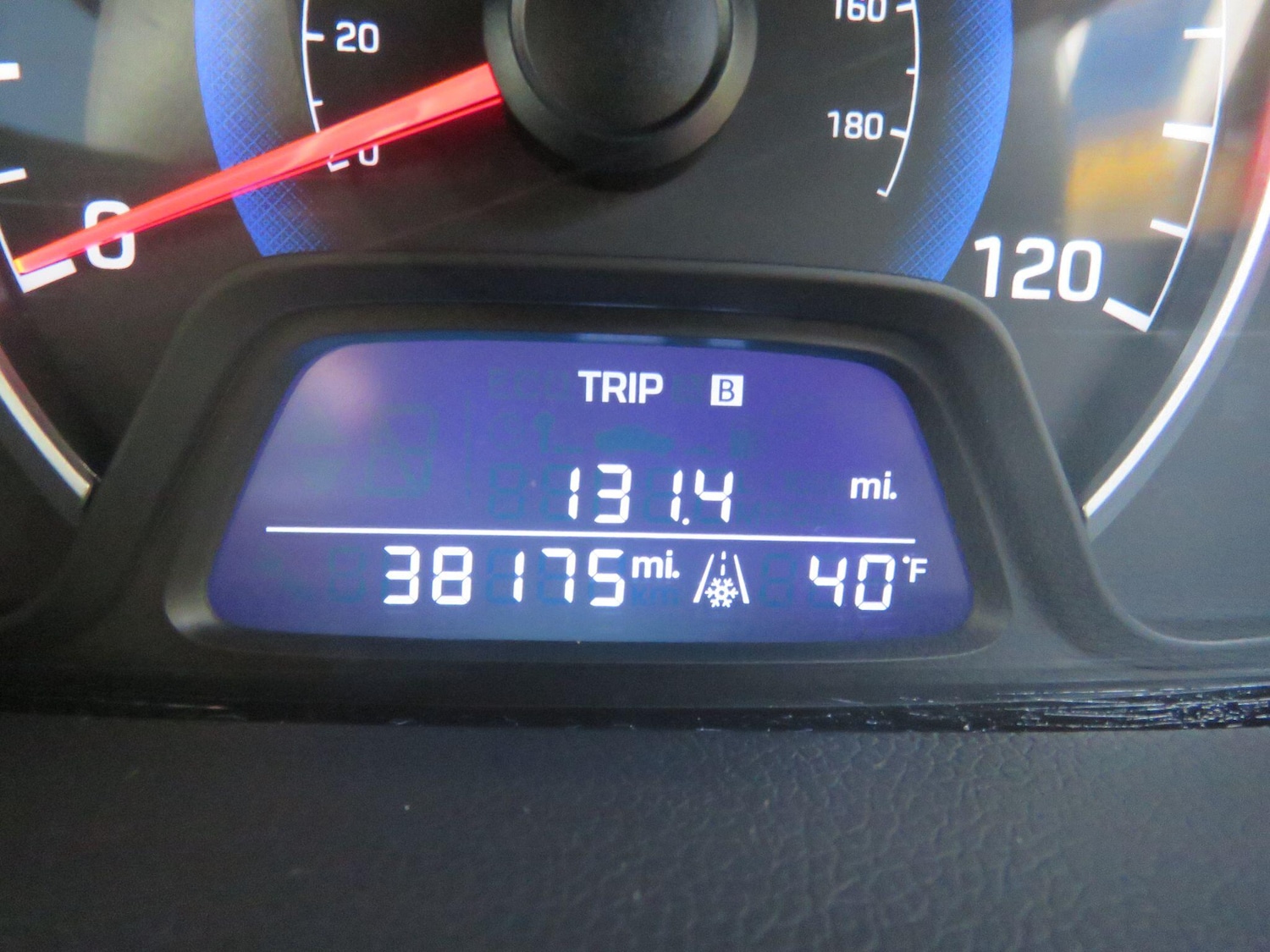 Used Hyundai i10 2014 for sale - 77229254: Photo 29