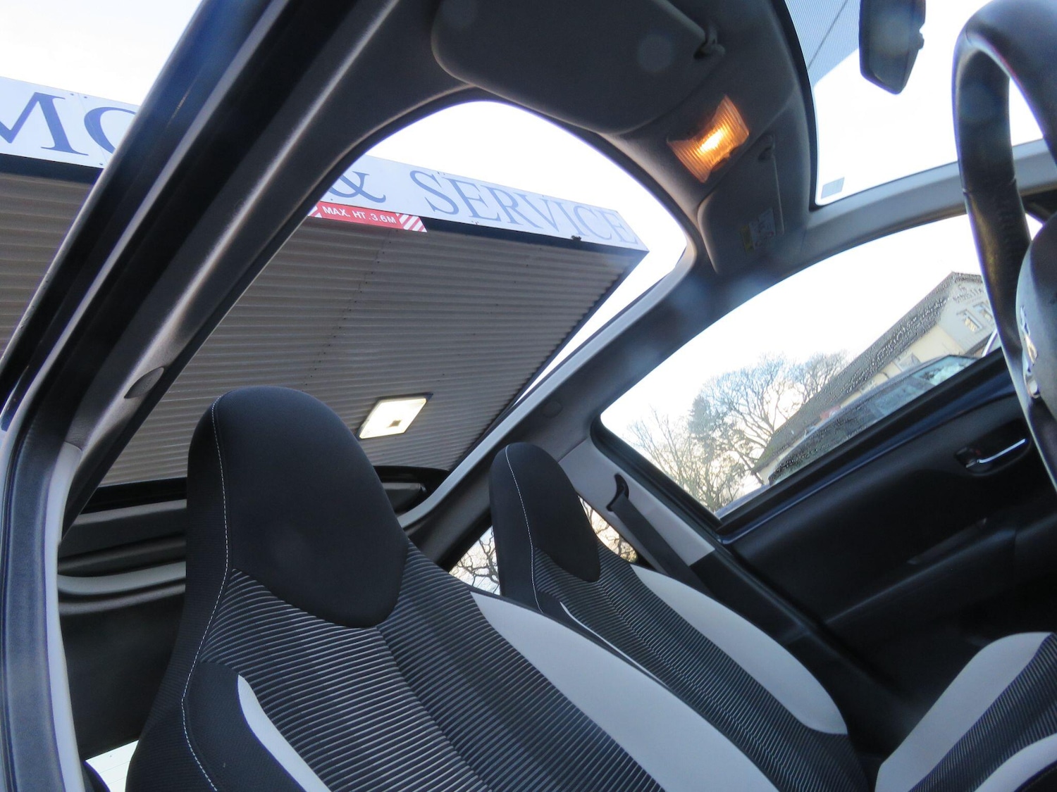 Used Peugeot 108 2017 for sale - 77203984: Photo 40