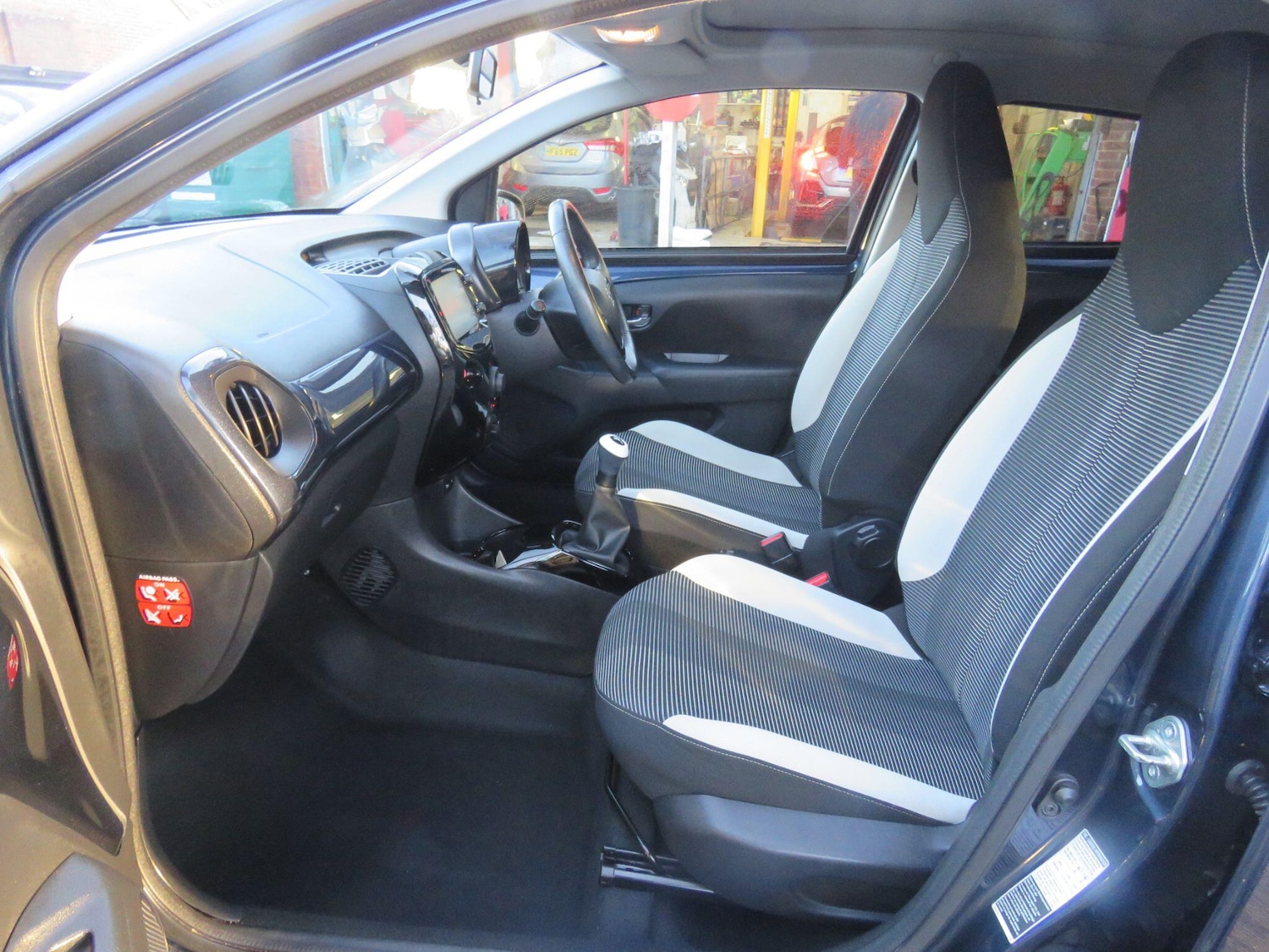 Used Peugeot 108 2017 for sale - 77203984: Photo 8